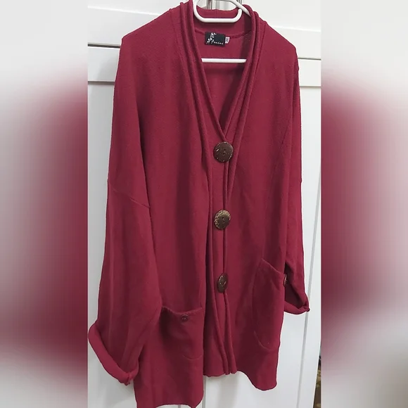 Fenini Red Button Front Sweater - Picture 3 of 9